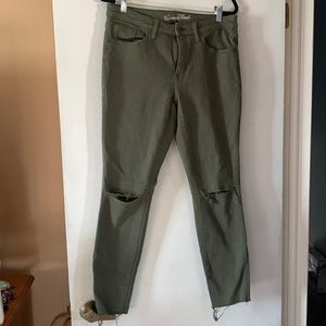 Universal thread woman’s size 12 stretchy jeans